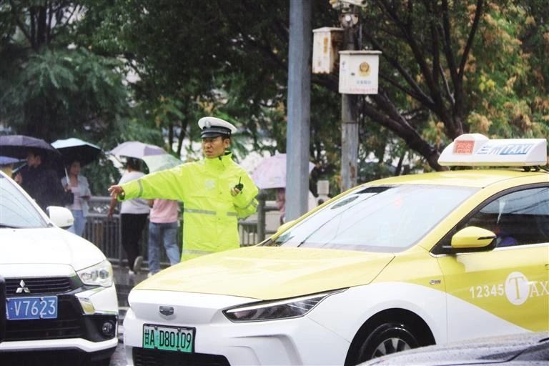 日报关注丨筑牢防汛安全堤，打好抢险主动仗！兰州市积极应对强降雨天气保障群众生命财产和出行安全