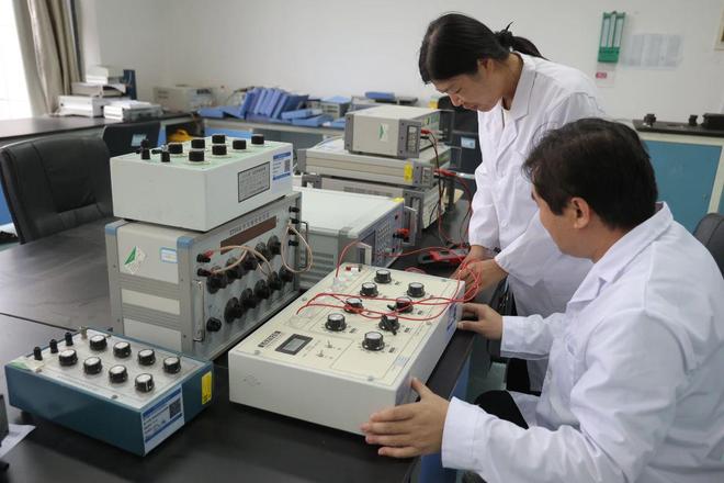 东营市工业产品检验与计量检定中心“技术赋能+精准服务”助推工业经济头号工程高质量发展