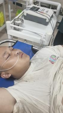 梁正强因体力不支在医院接受治疗(图片由受访者提供)