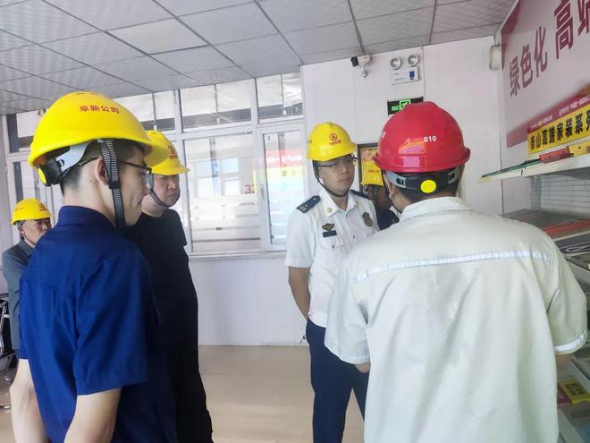 海州区消防救援大队深入经开区企业开展消防指导服务