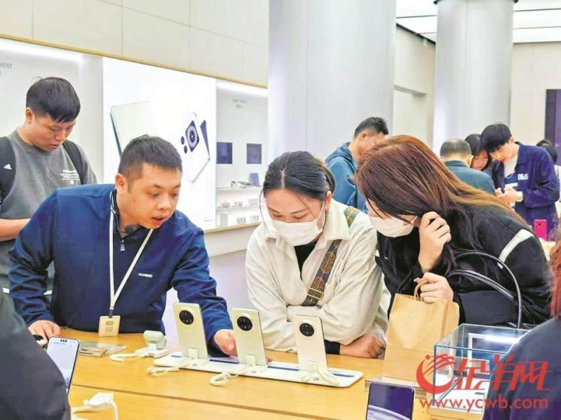 国产高端手机竞争力日益增强 vivo市场份额高居榜首，华为紧随其后