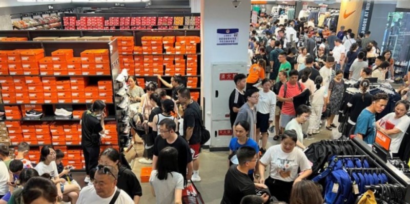 买对的不买贵的，中产为啥扎堆奢侈品特卖？