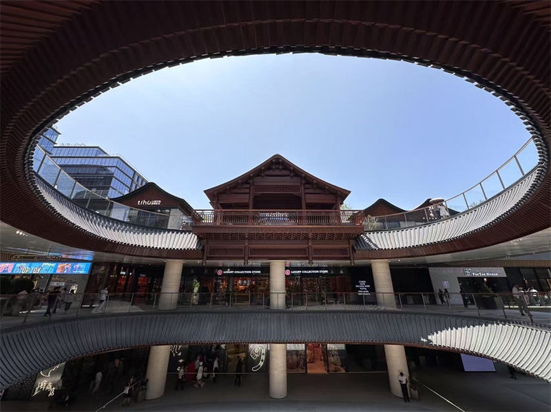 提振消费看京潮 ｜ 老商业体蝶变 北京打造城市休闲新聚点