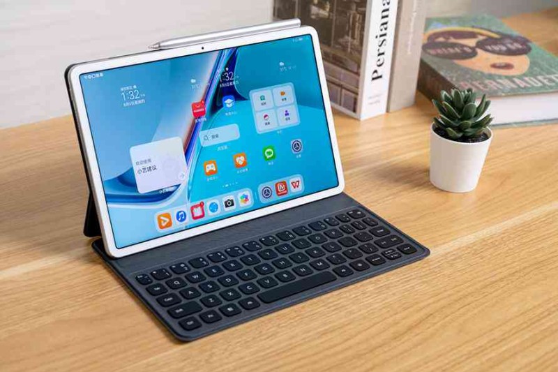 华为平板全新软件开启天生艺术体验：AI一键生成英寸级精美绘画