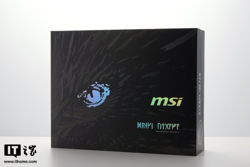 微星泰坦 18 Ultra 龙魂典藏版评测：霸气定制外观+顶级硬件组合