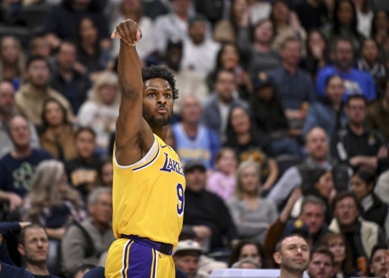 文森特：心脏病让布朗尼对篮球更加珍视 这将磨练出强大的决心_腾讯新闻